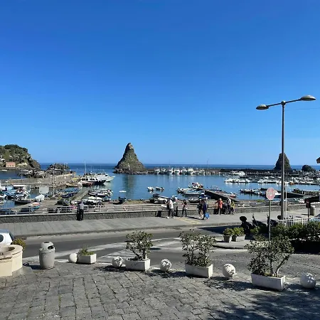 Acitrezza Sea House